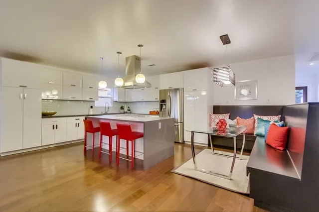 Kitchen remodeling, photograph 12