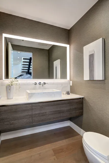 Bathroom remodeling, photograph 4